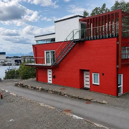 Modern With Sea View In Svolvær